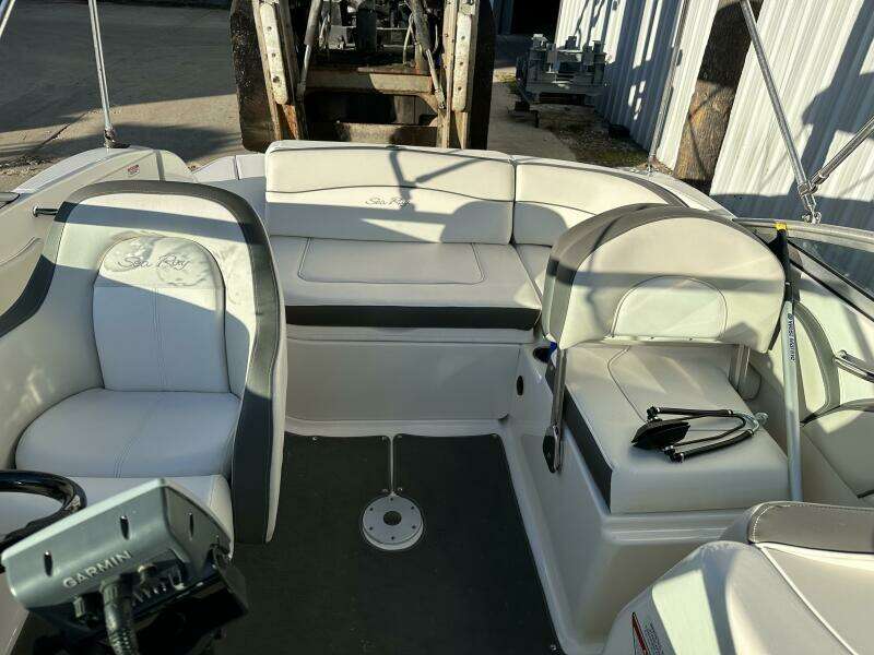 20ft Sea Ray Yacht For Sale