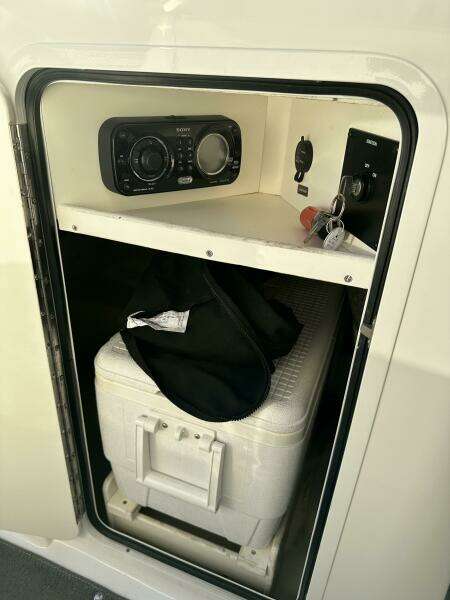 20ft Sea Ray Yacht For Sale