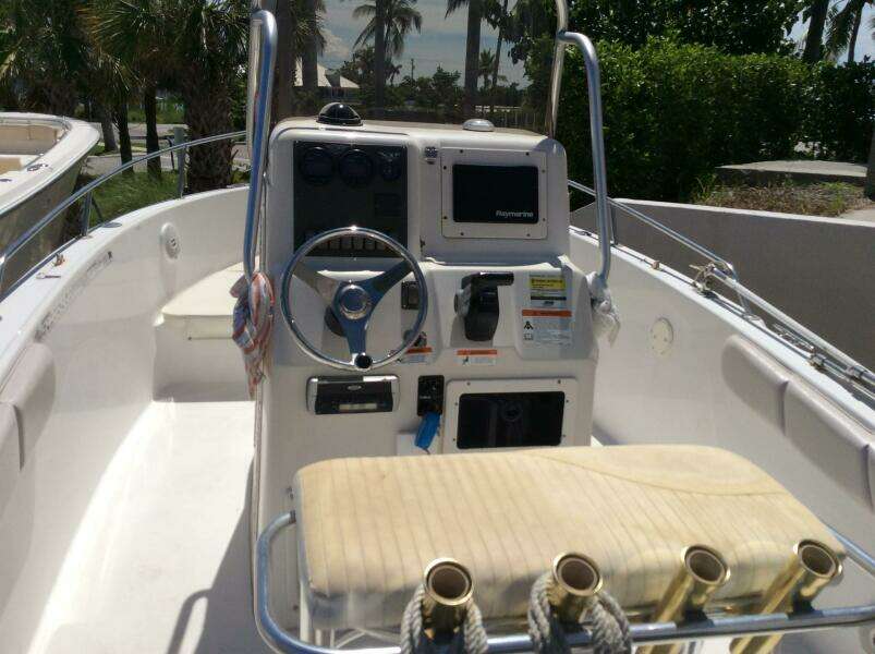 21ft Seaswirl Striper Yacht For Sale