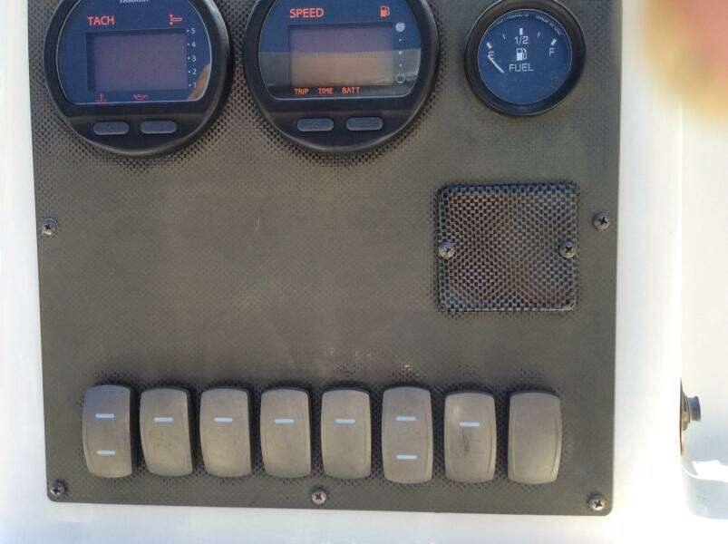 21ft Seaswirl Striper Yacht For Sale