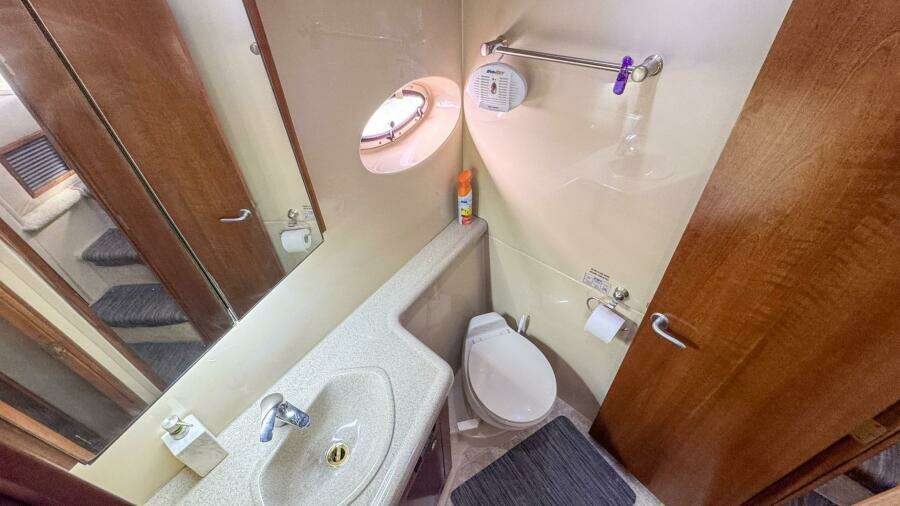 Forward VIP Ensuite Head