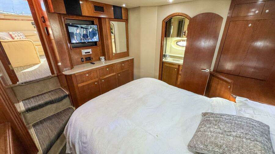 Aft Primary Stateroom