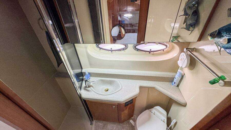 Aft Primary Ensuite Head