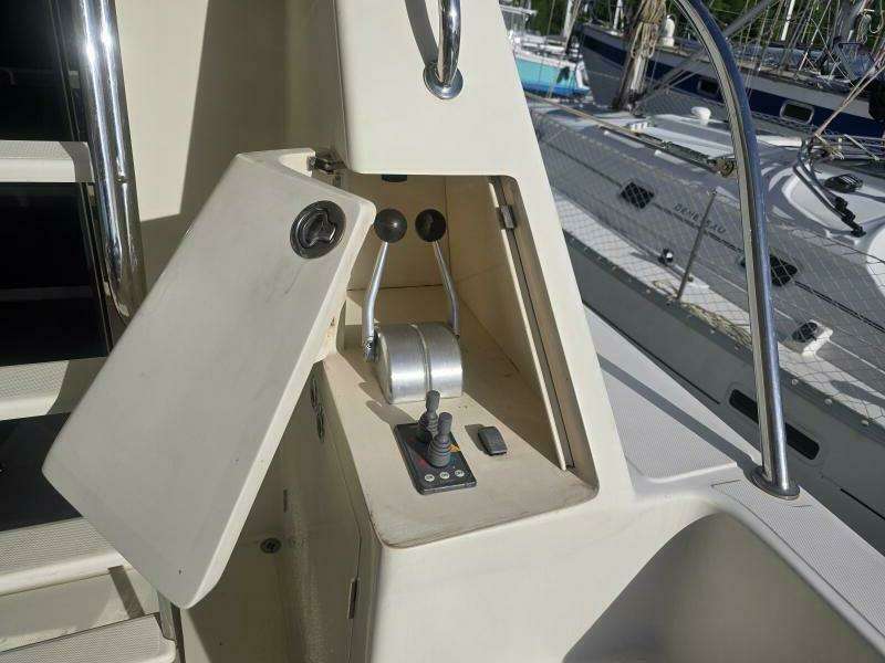 White Pearl 1 56ft Hampton Yacht For Sale