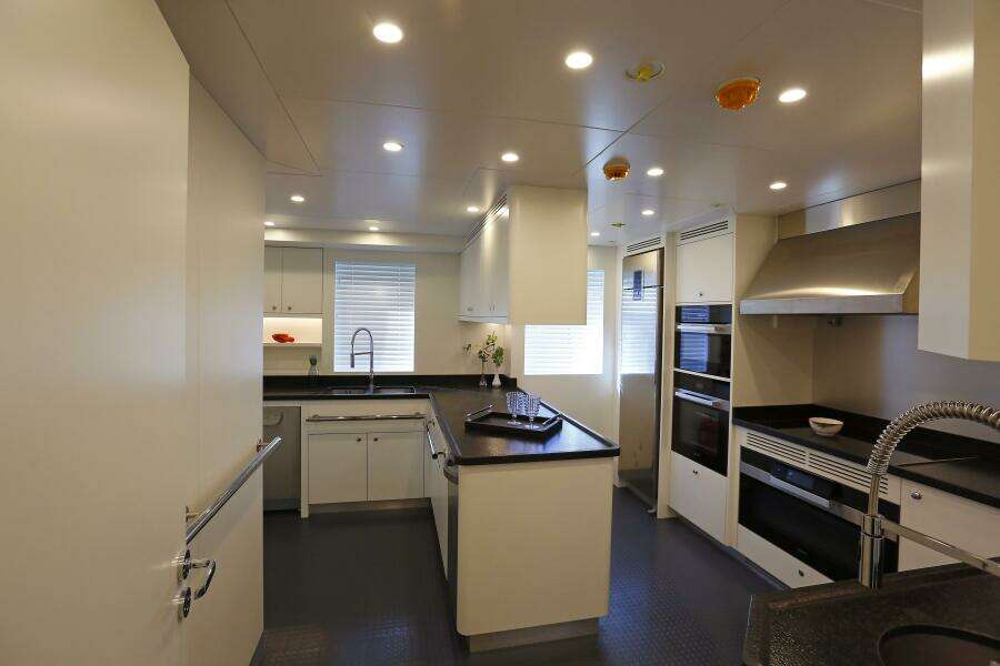 120ft RMK Marine Yacht For Sale