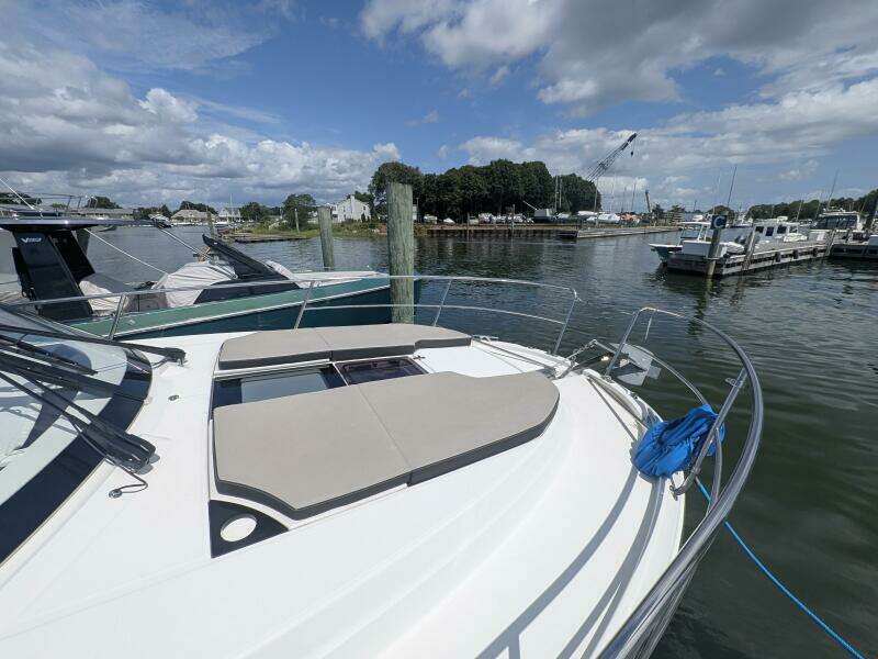 34ft Jeanneau Yacht For Sale