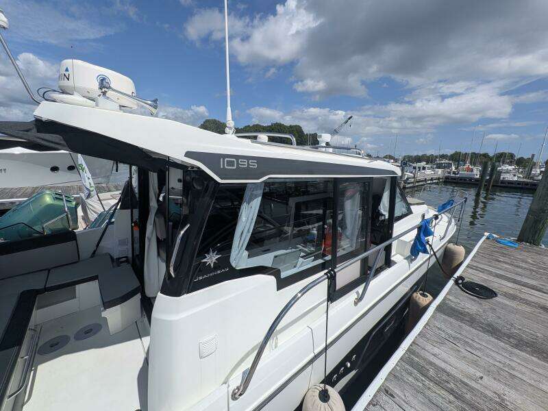 34ft Jeanneau Yacht For Sale