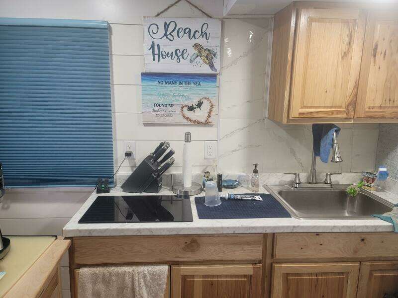 44ft Hilburn Yacht For Sale