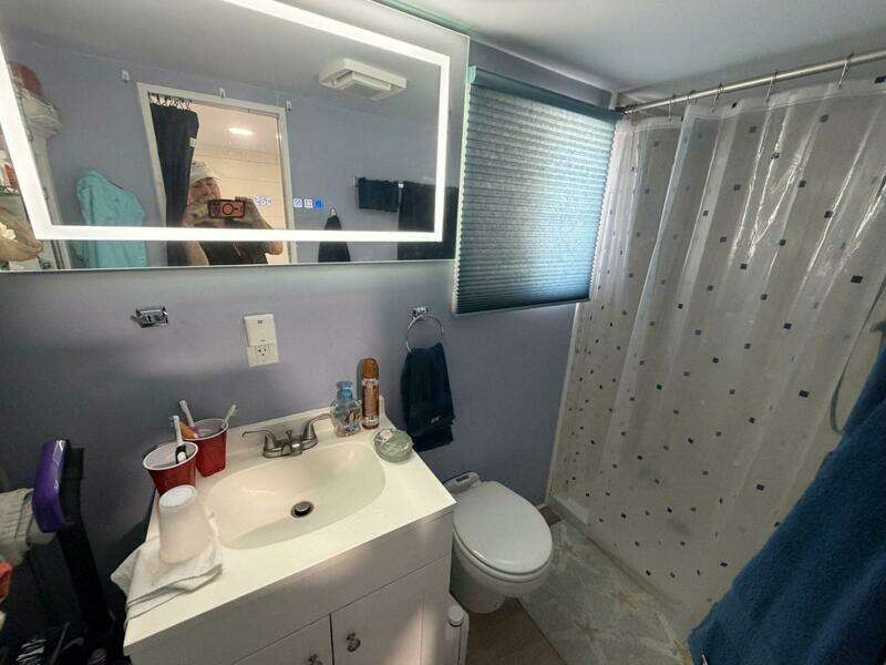 44ft Hilburn Yacht For Sale