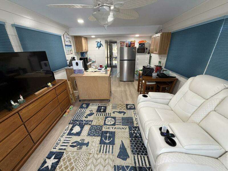 44ft Hilburn Yacht For Sale