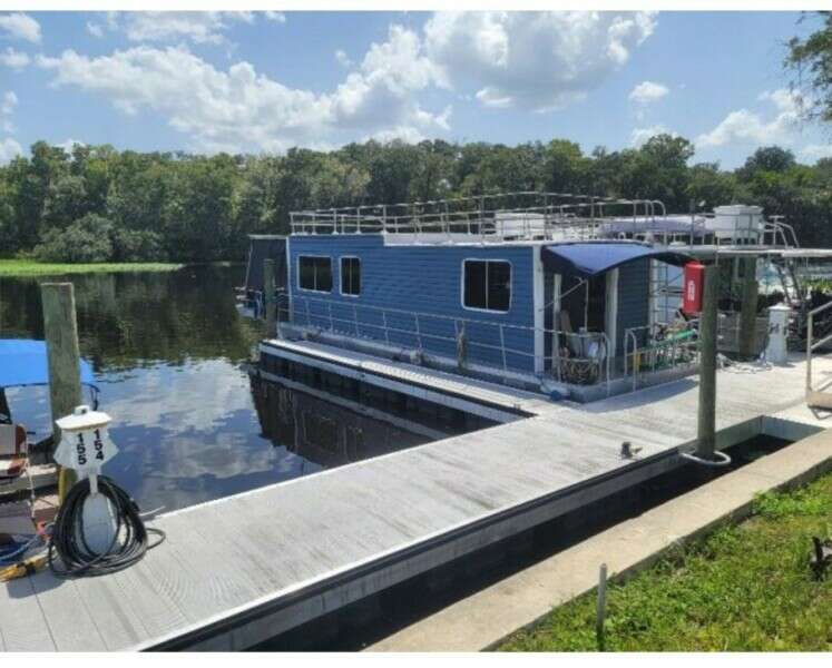 44ft Hilburn Yacht For Sale