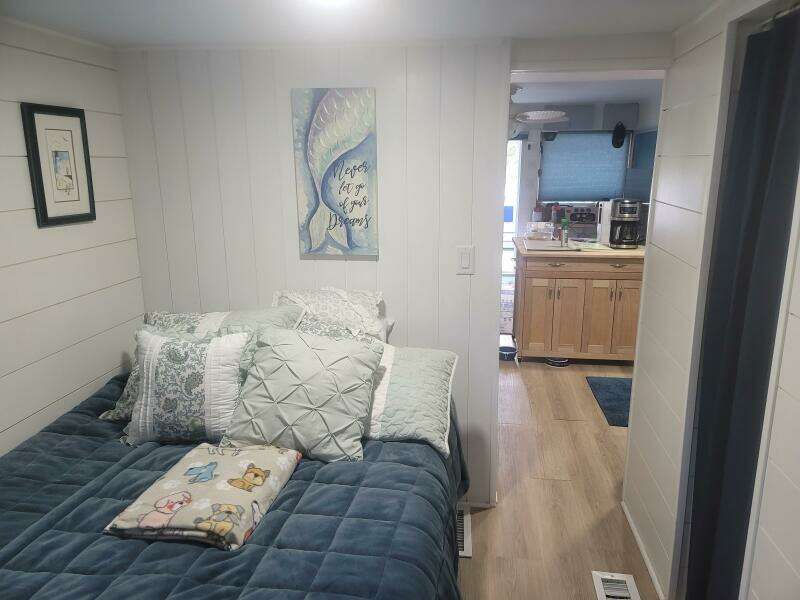 44ft Hilburn Yacht For Sale