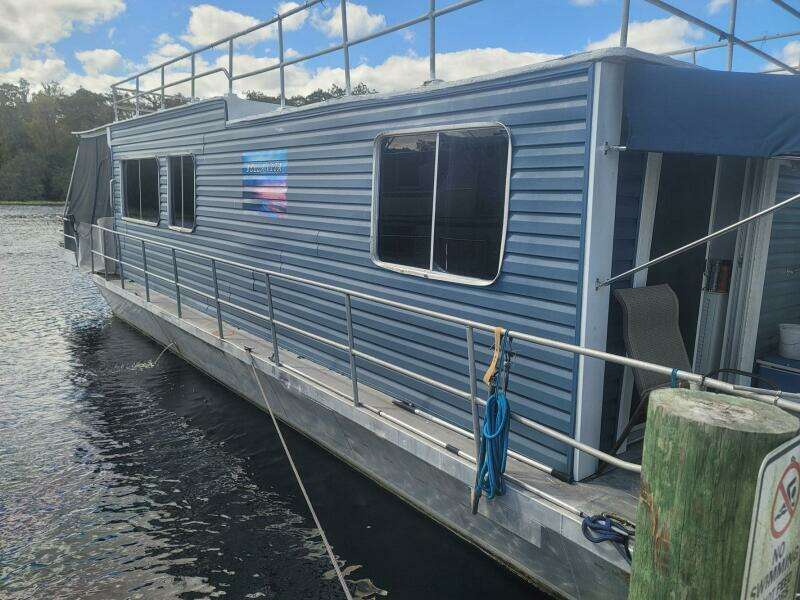 44ft Hilburn Yacht For Sale