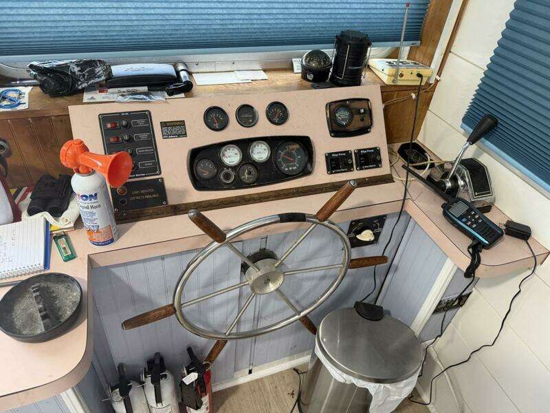 44ft Hilburn Yacht For Sale