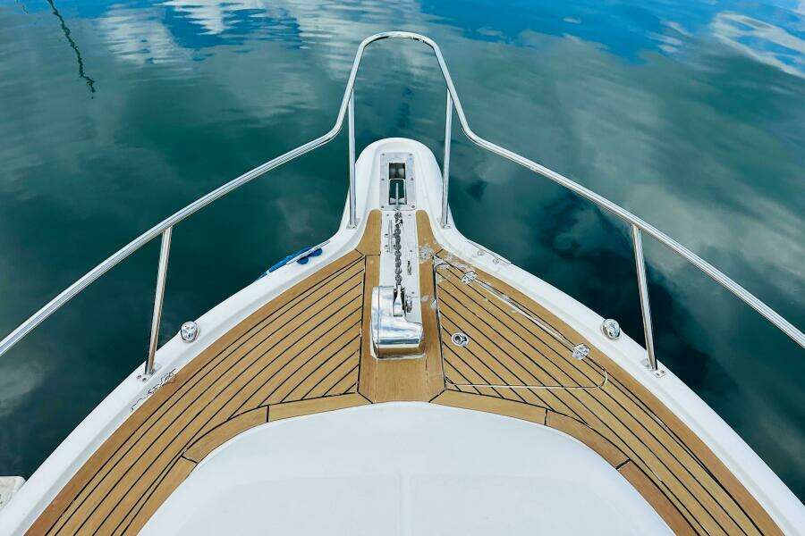 Miss Jeannie 28ft Pursuit Yacht For Sale
