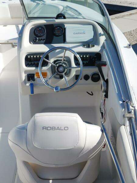 20ft Robalo Yacht For Sale