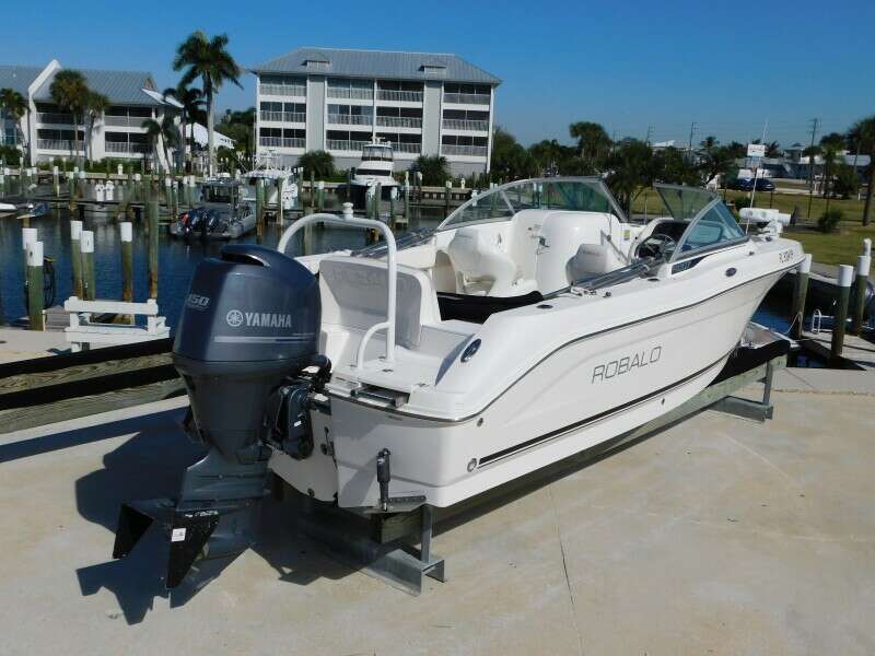 20ft Robalo Yacht For Sale
