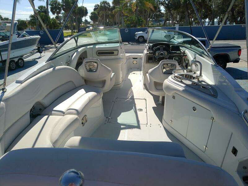26ft Crownline Yacht For Sale
