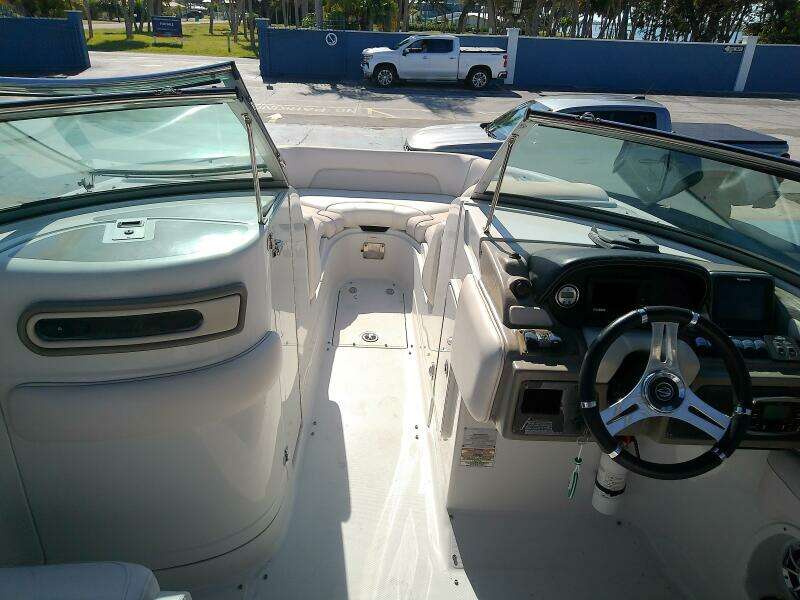 26ft Crownline Yacht For Sale