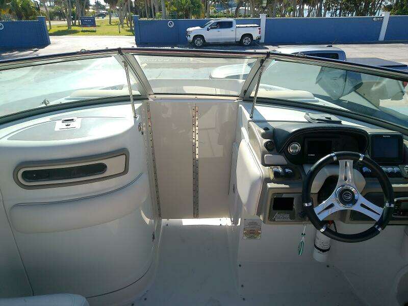 26ft Crownline Yacht For Sale