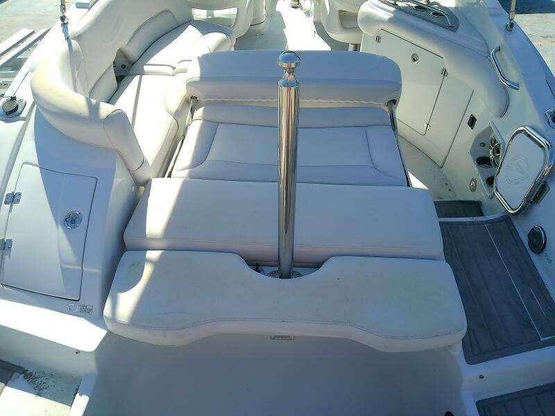 26ft Crownline Yacht For Sale
