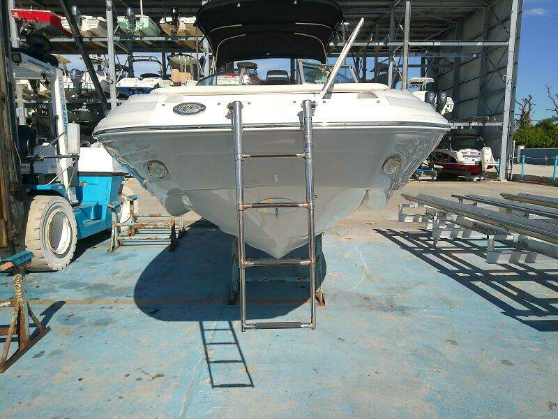 26ft Crownline Yacht For Sale