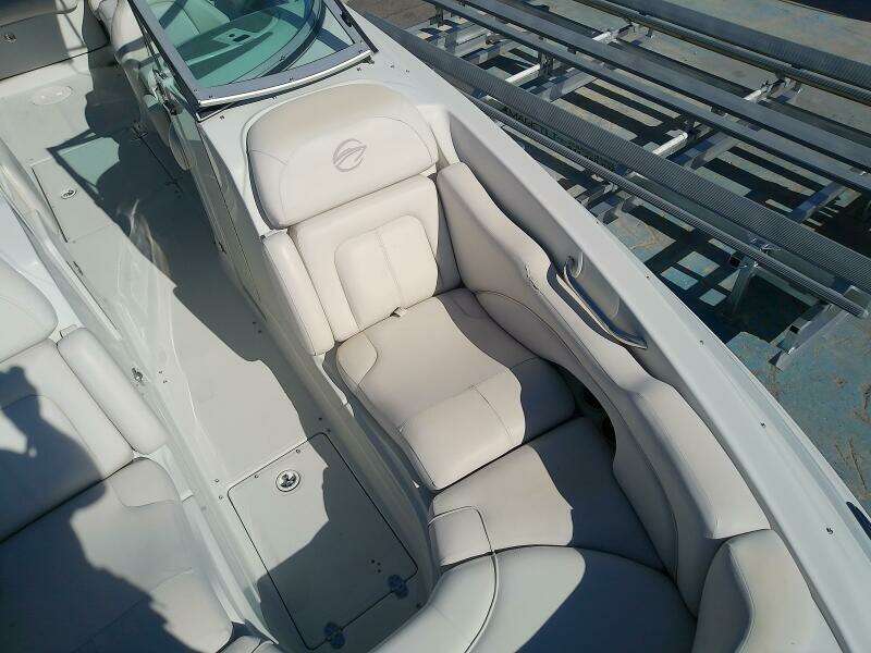 26ft Crownline Yacht For Sale