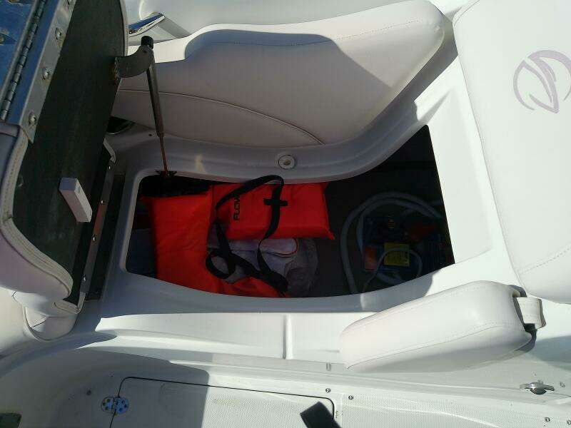 26ft Crownline Yacht For Sale