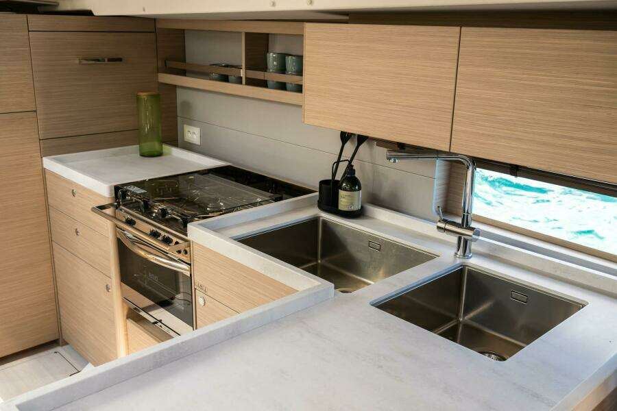 52ft Beneteau Yacht For Sale