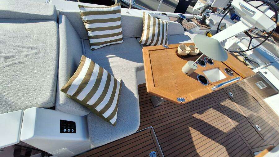 52ft Beneteau Yacht For Sale