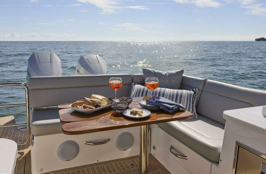 38ft MJM Yacht For Sale