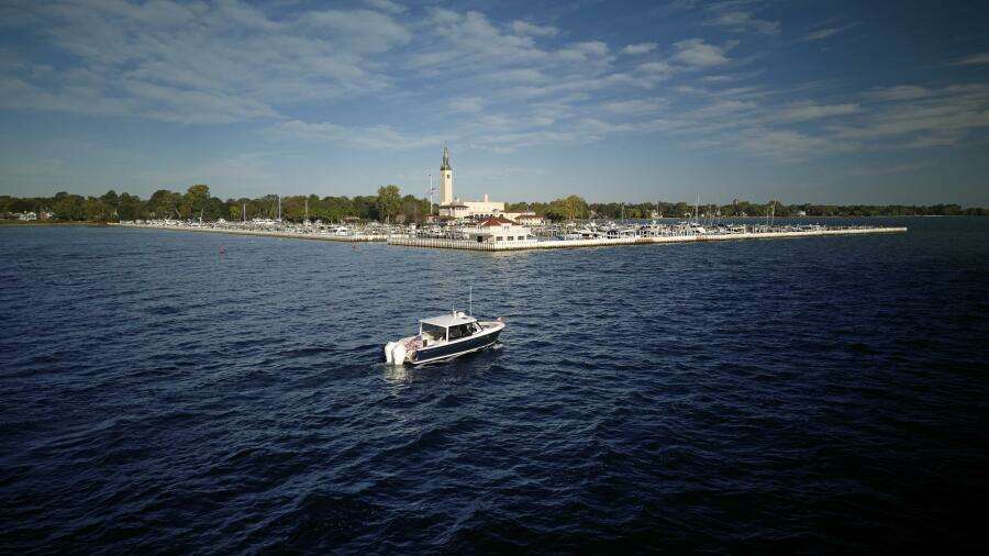 38ft MJM Yacht For Sale