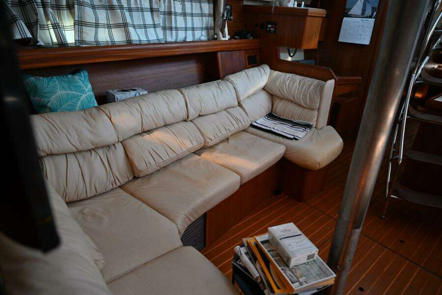 44ft Hunter Yacht For Sale