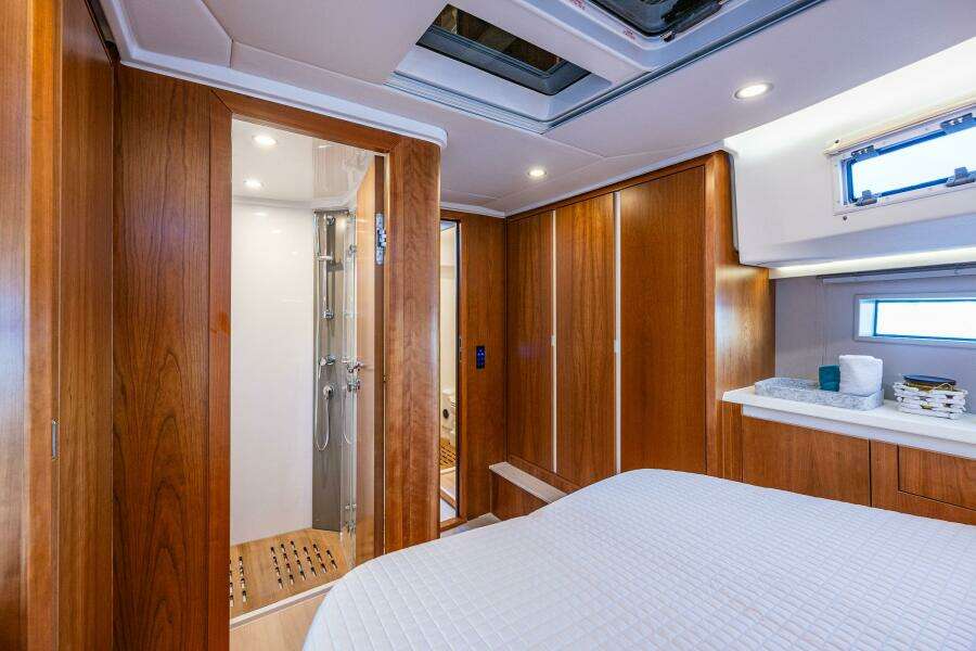 NO NAME  41ft Moody Yacht For Sale