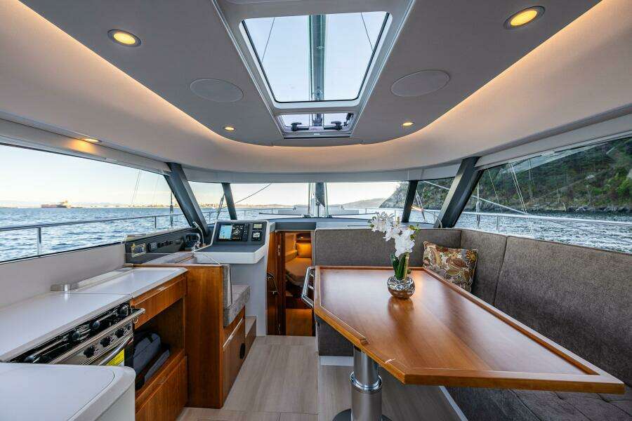 NO NAME  41ft Moody Yacht For Sale