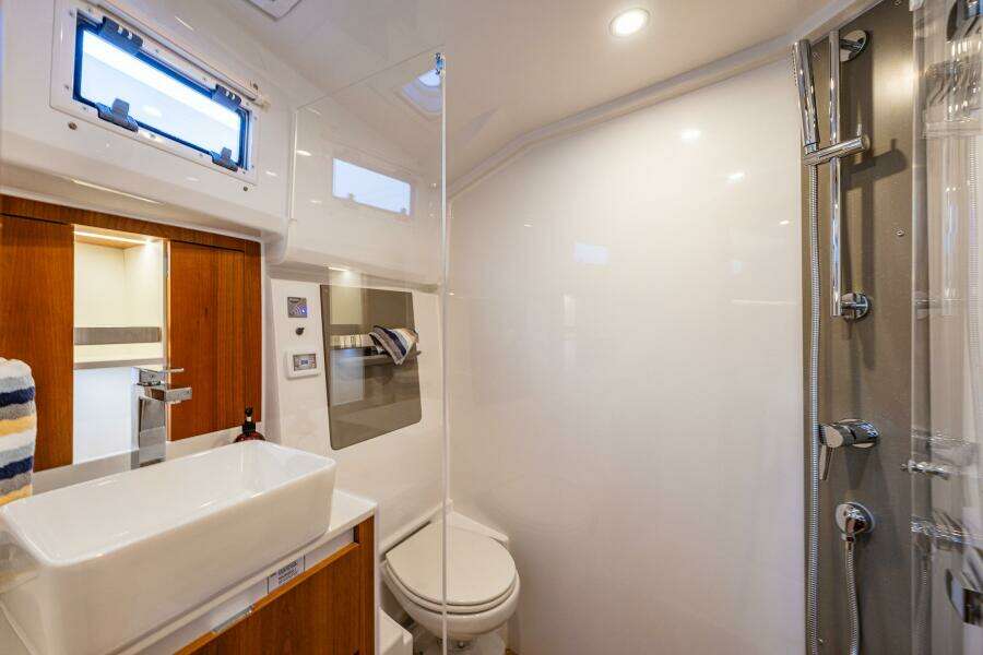 NO NAME  41ft Moody Yacht For Sale