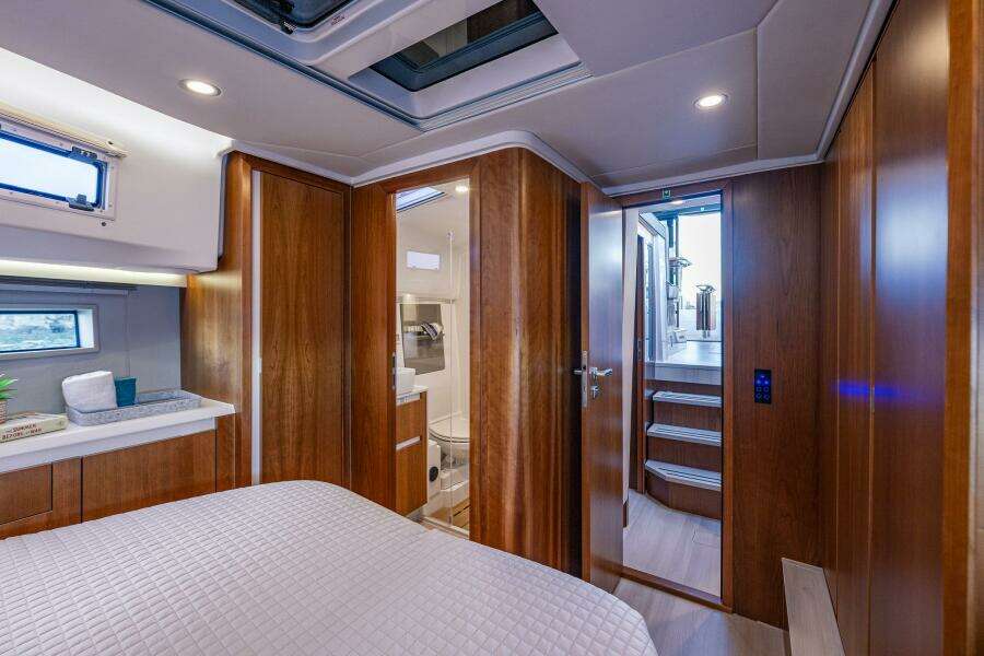 NO NAME  41ft Moody Yacht For Sale