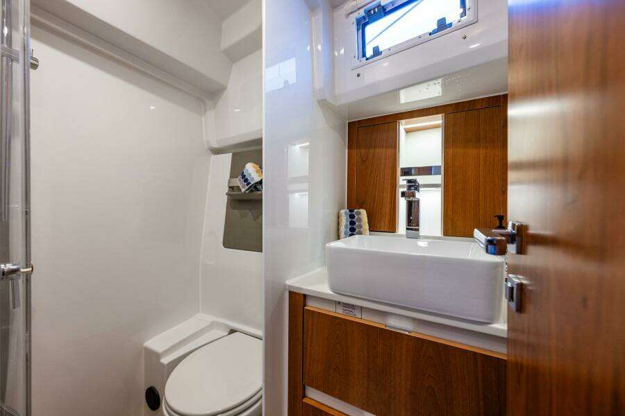 NO NAME  41ft Moody Yacht For Sale