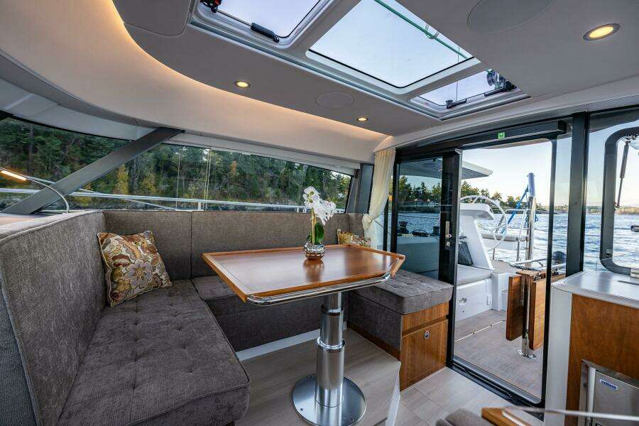 NO NAME  41ft Moody Yacht For Sale