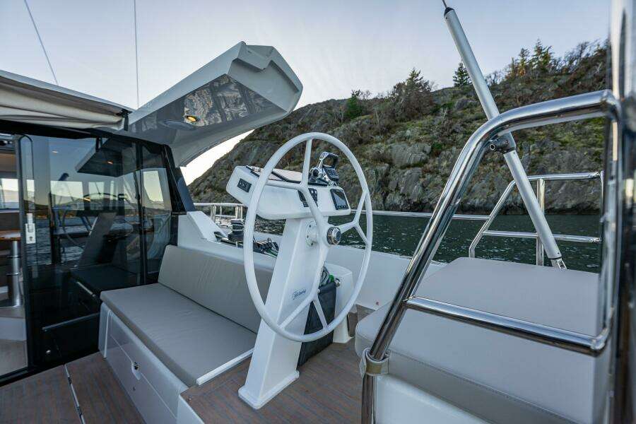 NO NAME  41ft Moody Yacht For Sale