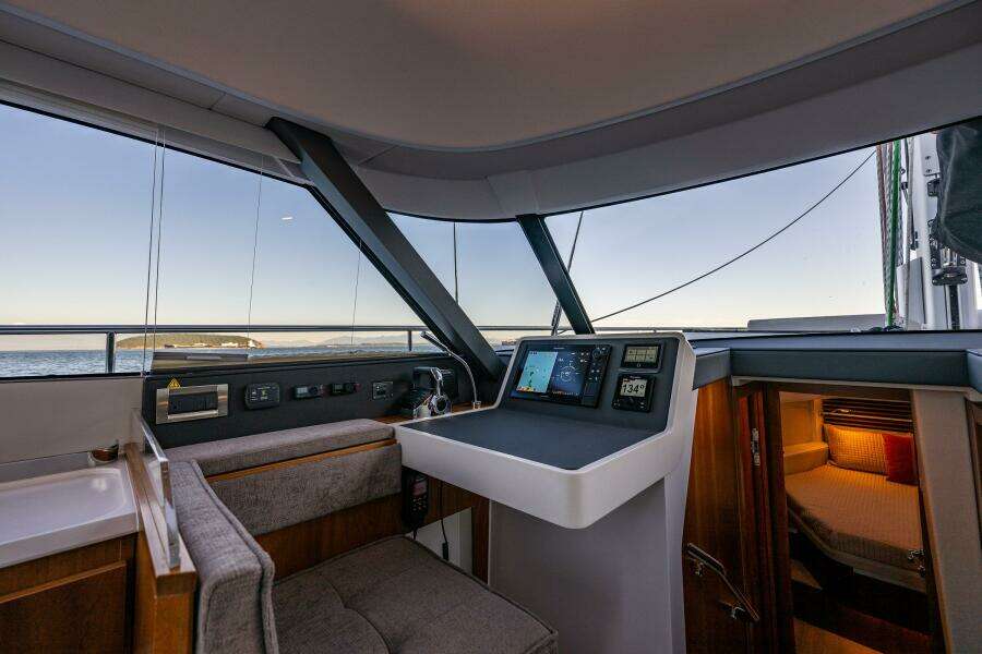 NO NAME  41ft Moody Yacht For Sale