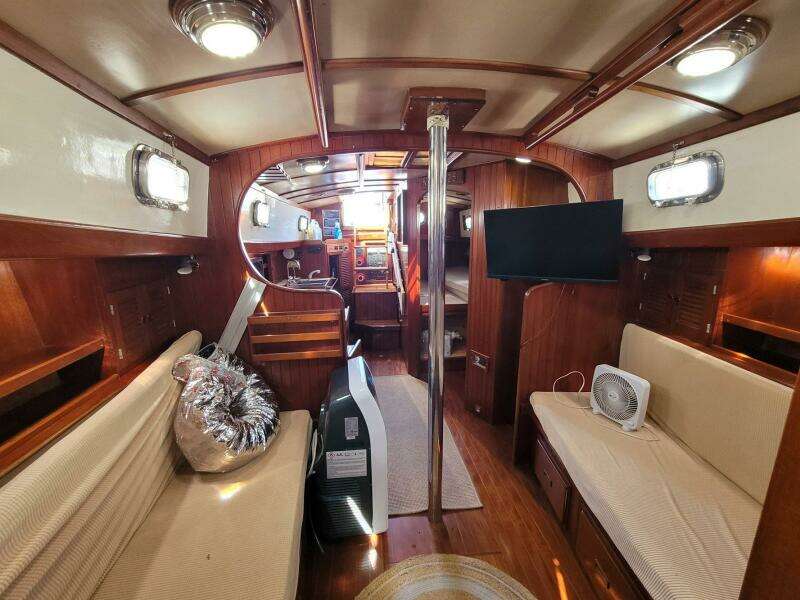 Albatross 37ft Tayana Yacht For Sale