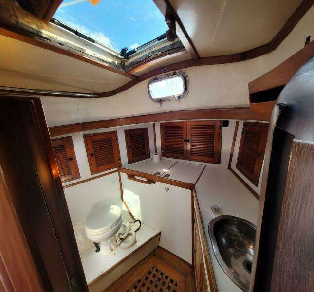 Albatross 37ft Tayana Yacht For Sale