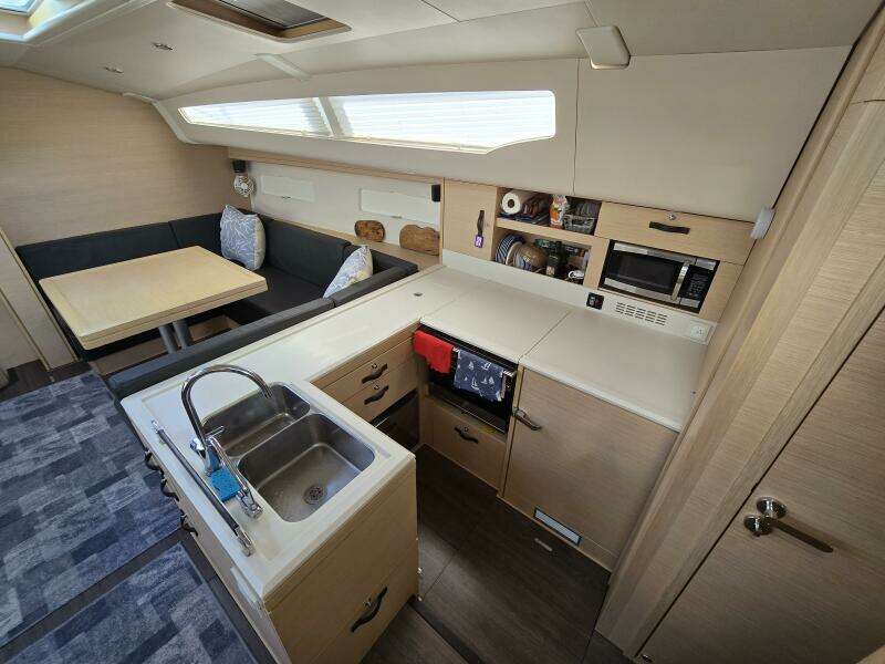 Kaimana 51ft Jeanneau Yacht For Sale