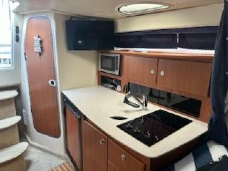 32' 2008 Bayliner 320