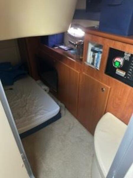 32' 2008 Bayliner 320