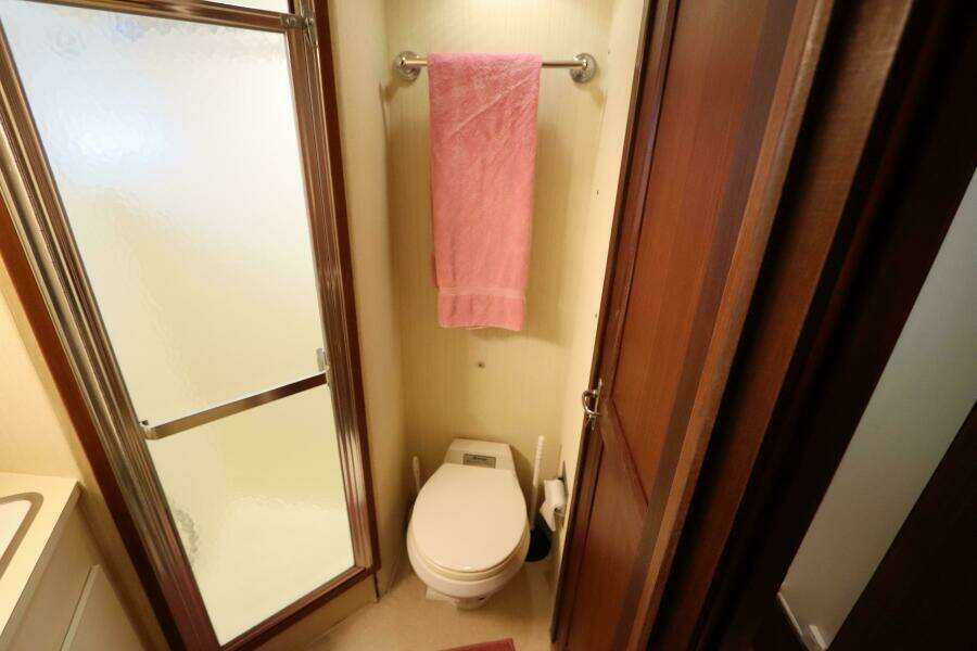 43ft Hatteras Yacht For Sale