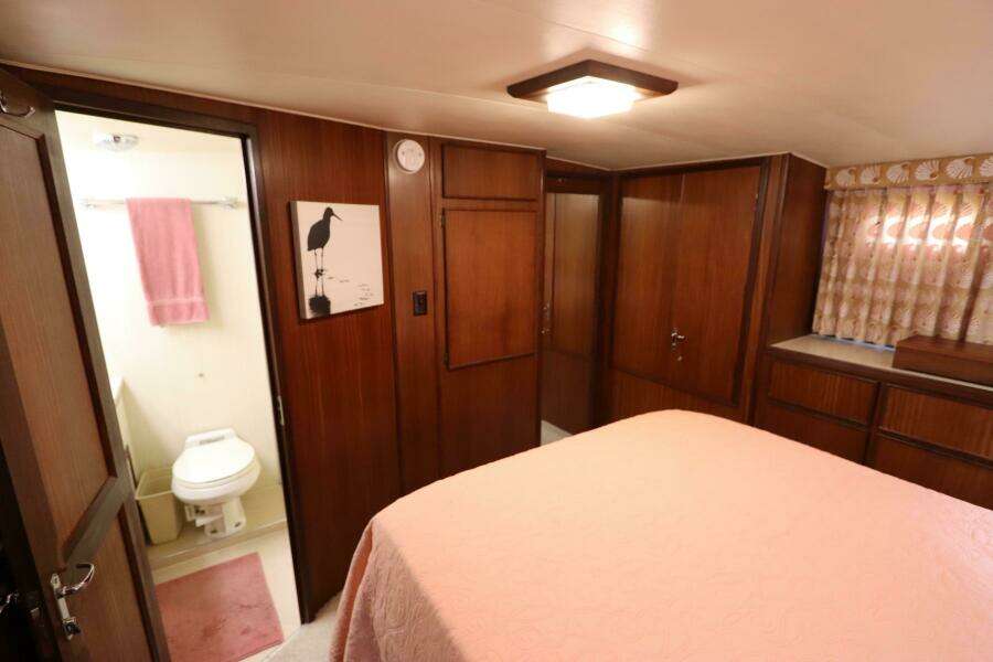 43ft Hatteras Yacht For Sale