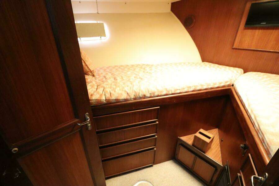 43ft Hatteras Yacht For Sale