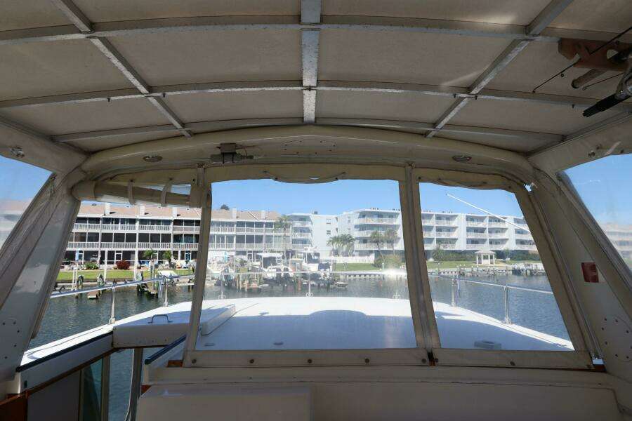 43ft Hatteras Yacht For Sale